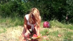 MeetMadden.20.07.07.Watermelon.XXX.1080p.MP4-LEWD